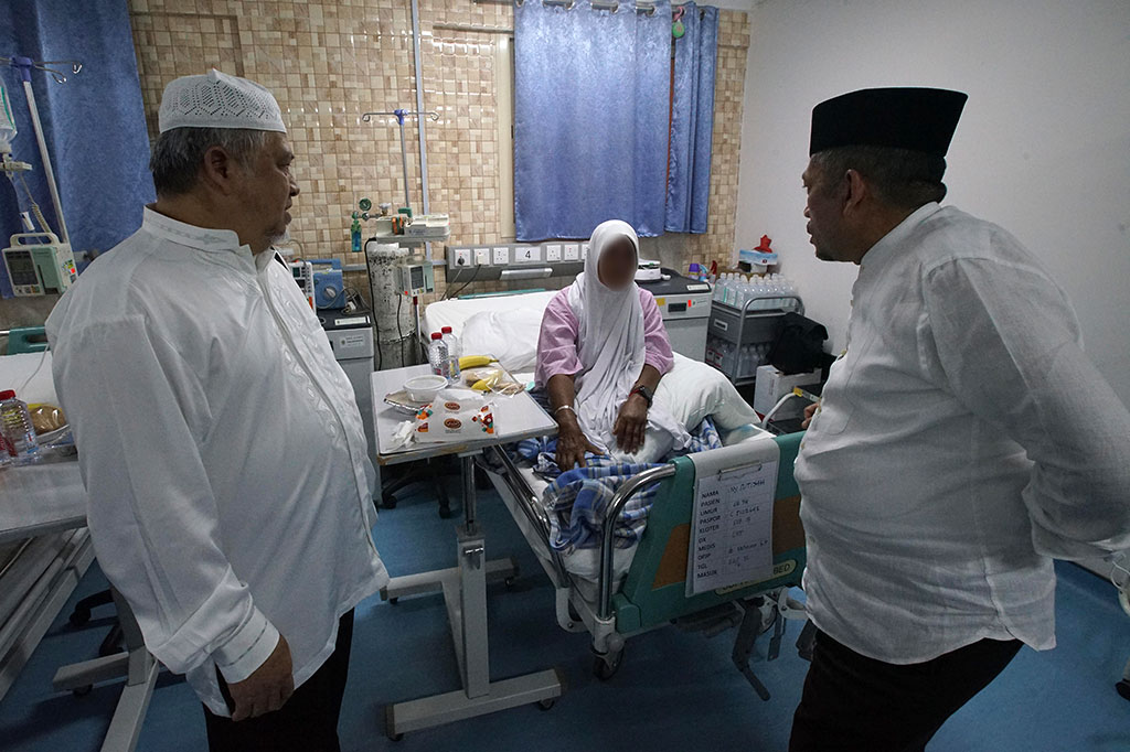 Data-data itu kemudian terhubung ke TeleJemaah dan TelePetugas secara otomatis untuk memantau kondisi kesehatan pasien.