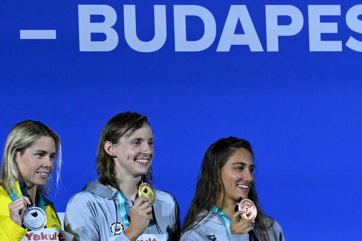 Ladecky mendominasi nomor tersebut dengan finis lebih dari 10 detik di depan perenang Australia Kiah Melverton.  Sementara atlet Italia Simona Quadarella menyamai performanya di Olimpiade Tokyo untuk mengamankan medali perunggu.