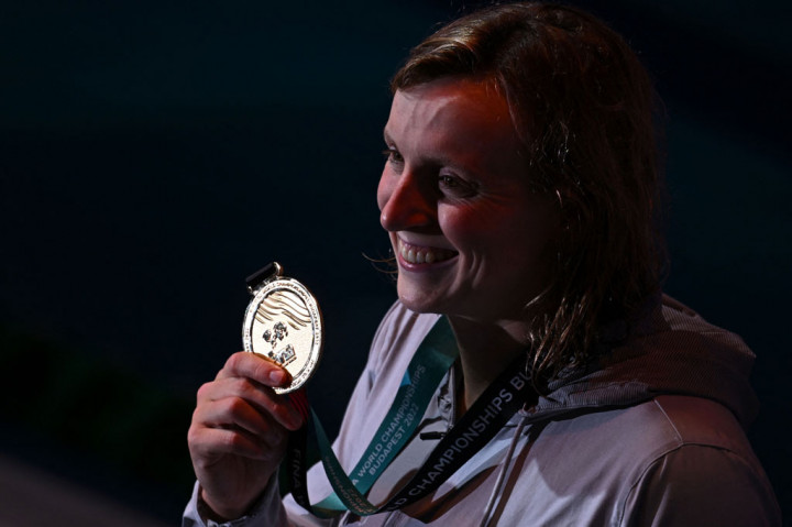 Juara Olimpiade Katie Ledecky merebut medali emas nomor 800m gaya bebas Kejuaraan Renang Dunia untuk kelima kalinya secara beruntun di Budapest, Hungaria, Jumat, 24 Juni 2022 waktu setempat.