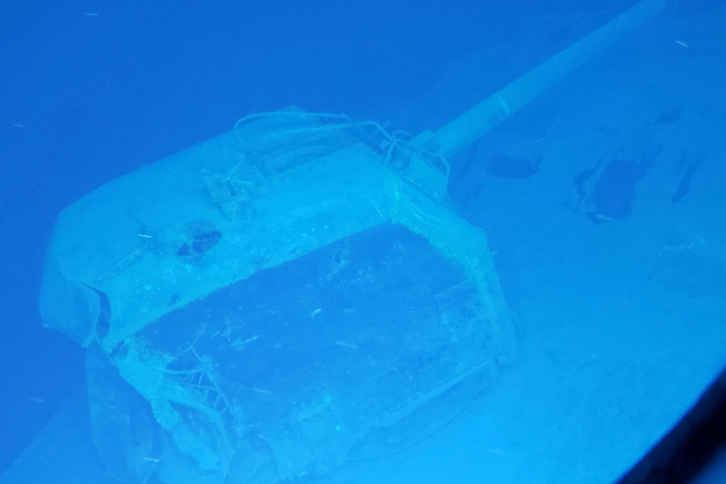 Kapal perusak angkatan laut AS, USS Samuel B Roberts, yang tenggelam selama Perang Dunia II telah ditemukan hampir 7.000 meter (23.000 kaki) di bawah permukaan laut di lepas pantai Filipina. 