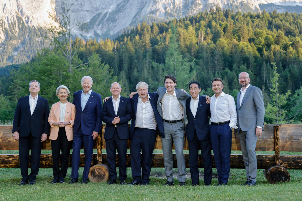 Mereka adalah Perdana Menteri Italia Mario Draghi, Presiden Komisi Eropa Ursula von der Leyen, Presiden AS Joe Biden, Kanselir Jerman Olaf Scholz, Perdana Menteri Inggris Boris Johnson, Perdana Menteri Kanada Justin Trudeau, Perdana Menteri Jepang Fumio Kishida, Presiden Prancis Emmanuel Macron dan Presiden Dewan Eropa Charles Michel.