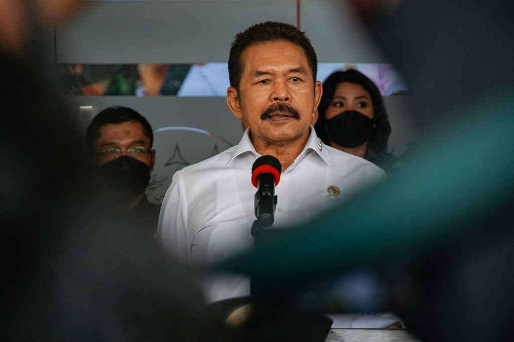 Burhanuddin menjelaskan dugaan korupsi yang terjadi di tubuh Garuda pada era 2005-2014 itu telah merugikan keuangan negara hingga Rp 8,8 triliun.
