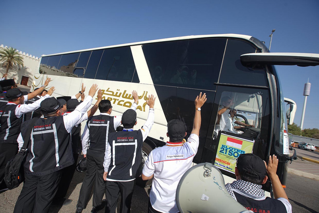 Sebanyak lima kloter yang merupakan kloter terakhir yang tersisa di Madinah diberangkatkan ke Mekkah sehingga jumlah jemaah haji reguler yang telah tiba di Arab Saudi berjumlah 72.092 jemaah. 
