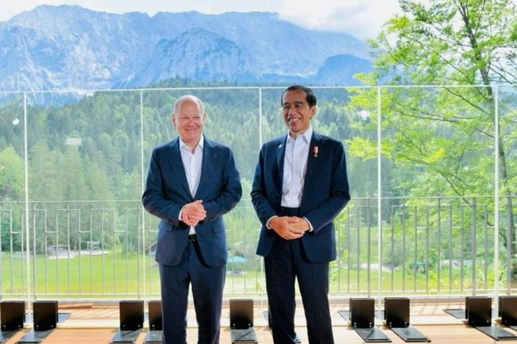 Jokowi juga menyampaikan terima kasih kepada Jerman atas dukungan yang diberikan terhadap Presidensi Indonesia di G20. Di tengah situasi dunia yang sangat kompleks dan sulit, kedua negara diharapkan mampu menunjukkan aksi nyata dalam G7 dan G20 sehingga pemulihan ekonomi yang berkelanjutan bisa terwujud.