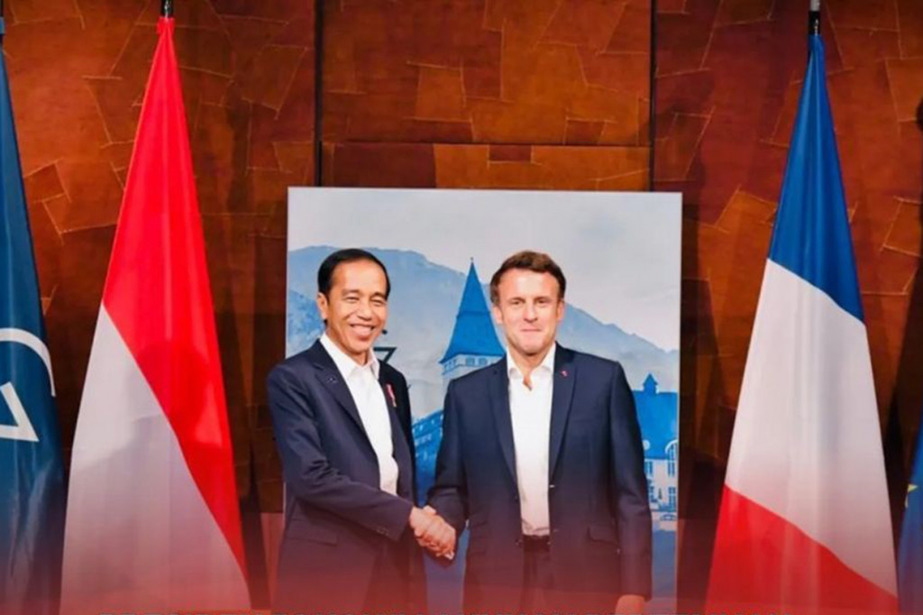 Terakhir, Presiden Jokowi menyampaikan upaya penguatan bilateral Indonesia dan Prancis, baik di bidang ekonomi maupun di bidang pertahanan dan industri strategis.