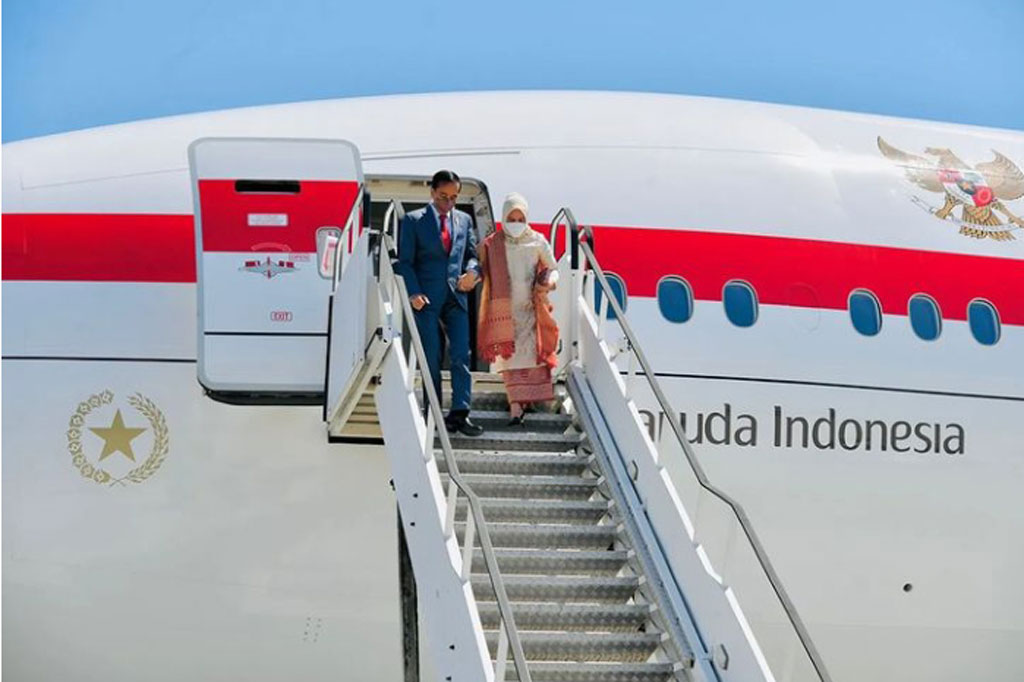 Presiden Joko Widodo dan Ibu Iriana Joko Widodo beserta delegasi tiba di Bandar Udara Internasional Rzeszow-Jasionka, Polandia, Selasa, 28 Juni 2022 sekitar pukul 11.50 waktu setempat, setelah menempuh penerbangan dari Bandara Internasional Munich, Jerman.