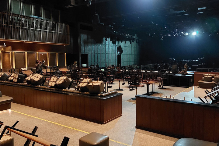 Erik mengaku, penutupan dua gerai Holywings tersebut demi menjaga suasana di Kota Bandung kondusif setelah adanya promosi minuman keras (miras) gratis bagi warga yang memiliki nama Muhammad dan Maria di Jakarta.