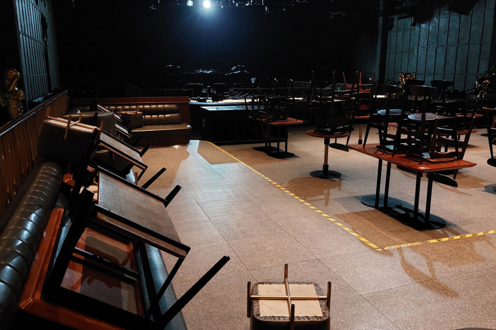 Erik berdalih, Holywings di Bandung tidak mengadakan promosi miras seperti yang dilakukan di Jakarta. Holywings Bandung tak ingin terjadi kekisruhan bagi warga yang tidak nyaman dengan adanya promo miras tersebut. 