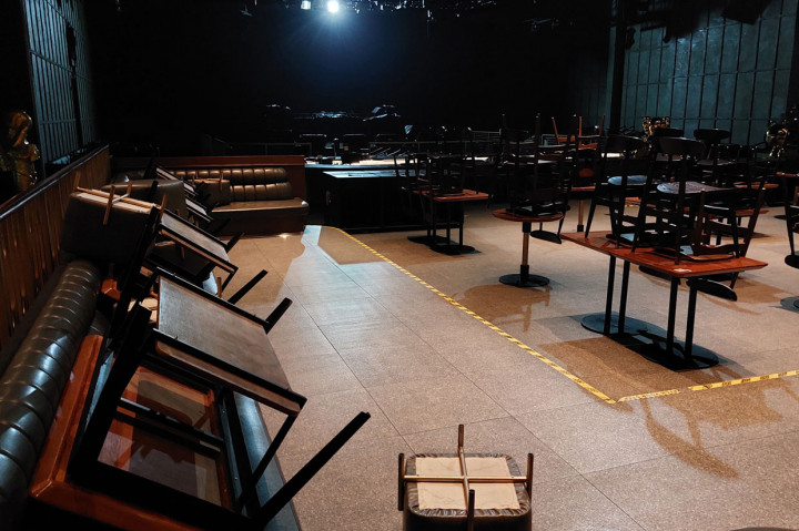 Erik berdalih, Holywings di Bandung tidak mengadakan promosi miras seperti yang dilakukan di Jakarta. Holywings Bandung tak ingin terjadi kekisruhan bagi warga yang tidak nyaman dengan adanya promo miras tersebut. 