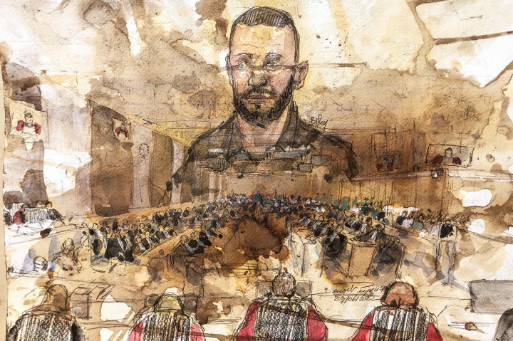 Salah Abdeslam, Rabu, 29 Juni 2022 waktu setempat, dijatuhi hukuman seumur hidup karena perannya dalam serangan bom di Paris pada November 2015 silam. Terdakwa merupakan satu-satunya anggota yang masih hidup dari sel teror yang mengakibatkan 130 orang meninggal di ibu kota Prancis tersebut.