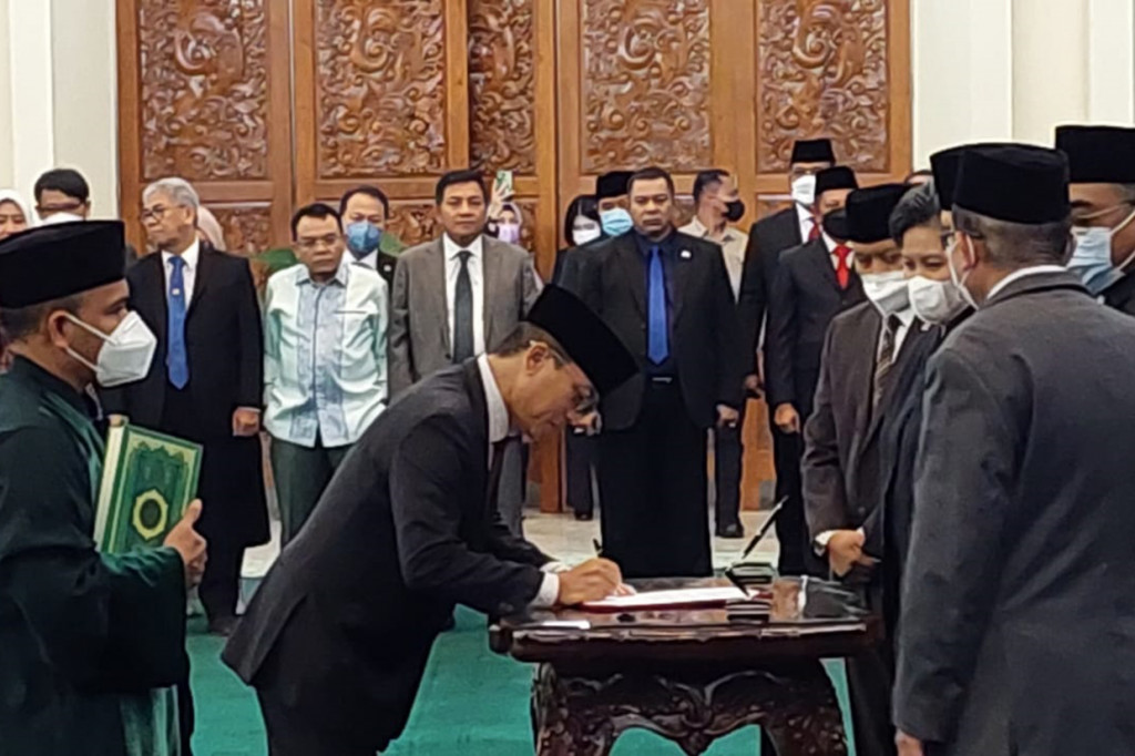 Pelantikan Yandri berdasarkan Keputusan Presiden (Kepres) Nomor: 62/P Tahun 2022 tentang Peresmian Pengangkatan Antar Waktu Anggota DPR/MPR Sisa Masa Jabaran 2019 2024.