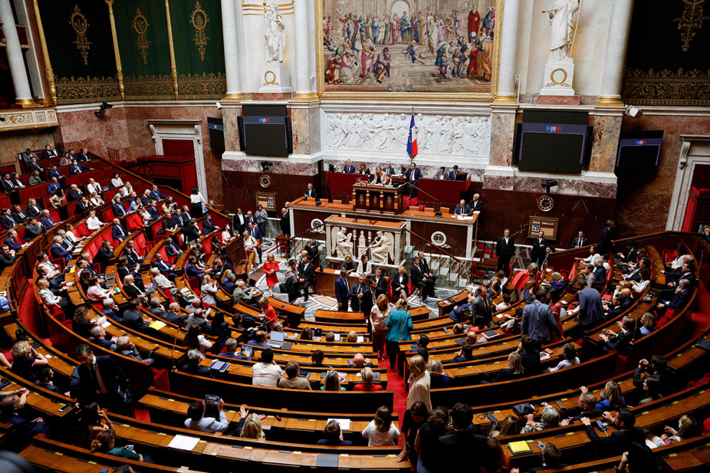 Braun-Pivet terpilih di Majelis Nasional setelah dalam sesi pertama partai Presiden Emmanuel Macron kehilangan suara mayoritas di parlemen.