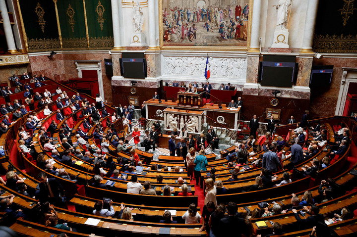 Braun-Pivet terpilih di Majelis Nasional setelah dalam sesi pertama partai Presiden Emmanuel Macron kehilangan suara mayoritas di parlemen.