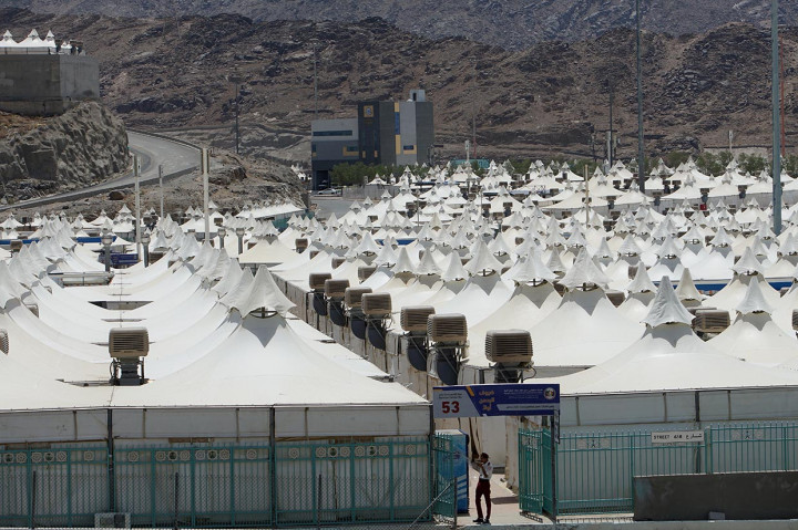 Lautan tenda-tenda jemaah haji di kawasan Mina, Mekkah, Arab Saudi, Kamis, 30 Juni 2022.