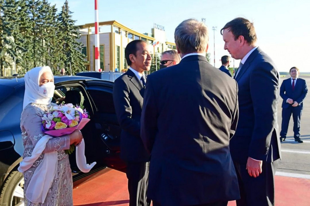 Presiden Joko Widodo bertolak menuju Abu Dhabi, Persatuan Emirat Arab (PEA), usai bertemu Presiden Rusia Vladimir Putin di Moskow, Rusia, Kamis, 30 Juni 2022 waktu setempat.