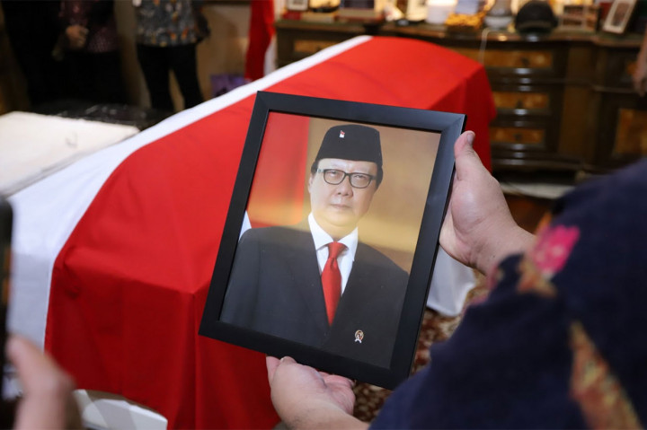 Menpan RB Tjahjo Kumolo meninggal dunia di Rumah Sakit Abdi Waluyo, Menteng, Jakarta Pusat, Jumat siang, pukul 11.10 WIB, setelah menjalani perawatan intensif di rumah sakit tersebut sejak pertengahan Juni 2022.