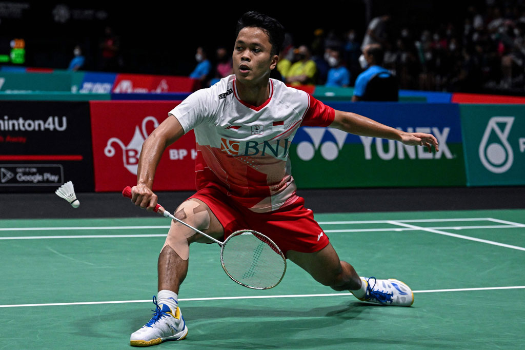 Sementara itu tunggal putra Indonesia lainnya, Anthony Sinisuka Ginting menelan kekalahan ketujuh berturut-turut dari peringkat satu dunia Viktor Axelsen saat takluk di babak perempat final Malaysia Open 2022. Ginting kalah dengan rubber game 21-18, 17-21, 12-21.