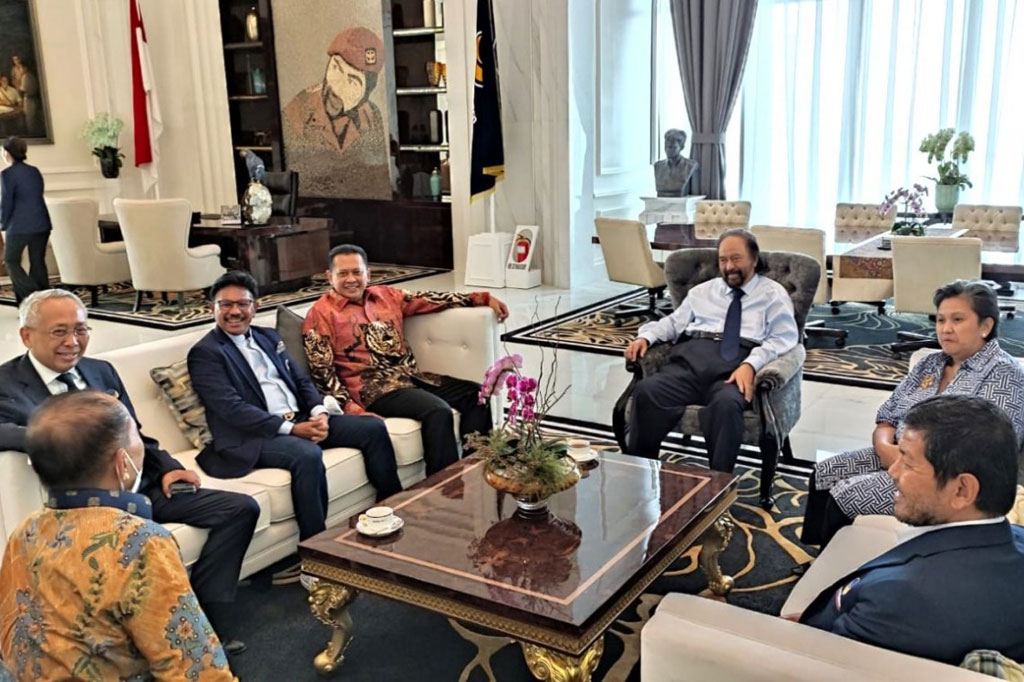 Kunjungan silaturahmi kebangsaan itu dalam rangka menjalin hubungan kemitraan antara lembaga tertinggi negara dengan partai politik termasuk diantaranya membahas berbagai persoalan bangsa.