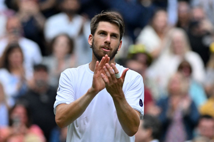 Petenis peringkat 12 dunia yang mengikuti jejak rekan senegaranya Heather Watson mencapai 16 besar Wimbledon itu selanjutnya akan menghadapi petenis Amerika Serikat lainnya Tommy Paul.