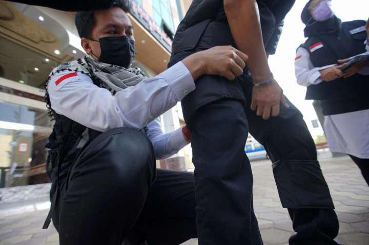 Rompi ini juga akan digunakan oleh petugas kesehatan yang bertugas di wilayah Armuzna sebagai tindakan pencegahan.