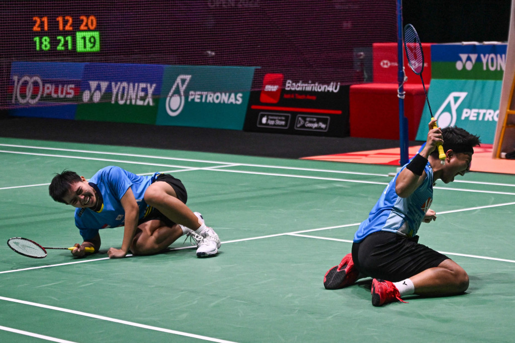 Apriyani Rahayu/Siti Fadia Ramadhanti berhasil menjadi juara Malaysia Open 2022. Apri/Fadia menang via rubber game.