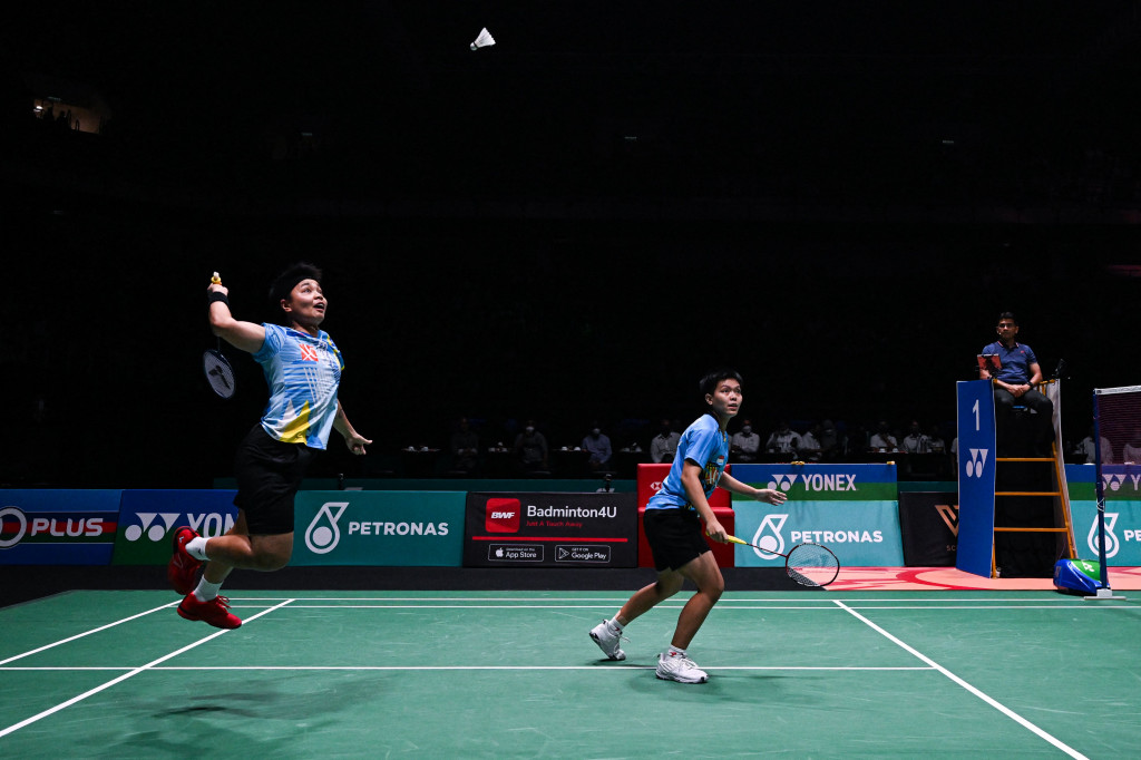 Apriyani/Fadia menaklukkan wakil Tiongkok Zhang Shu Xian/Zheng Yu dengan skor 21-18, 12-21, 21-19 di partai final, yang berlangsung di Axiata Arena, Minggu, 3 Juli 2022.