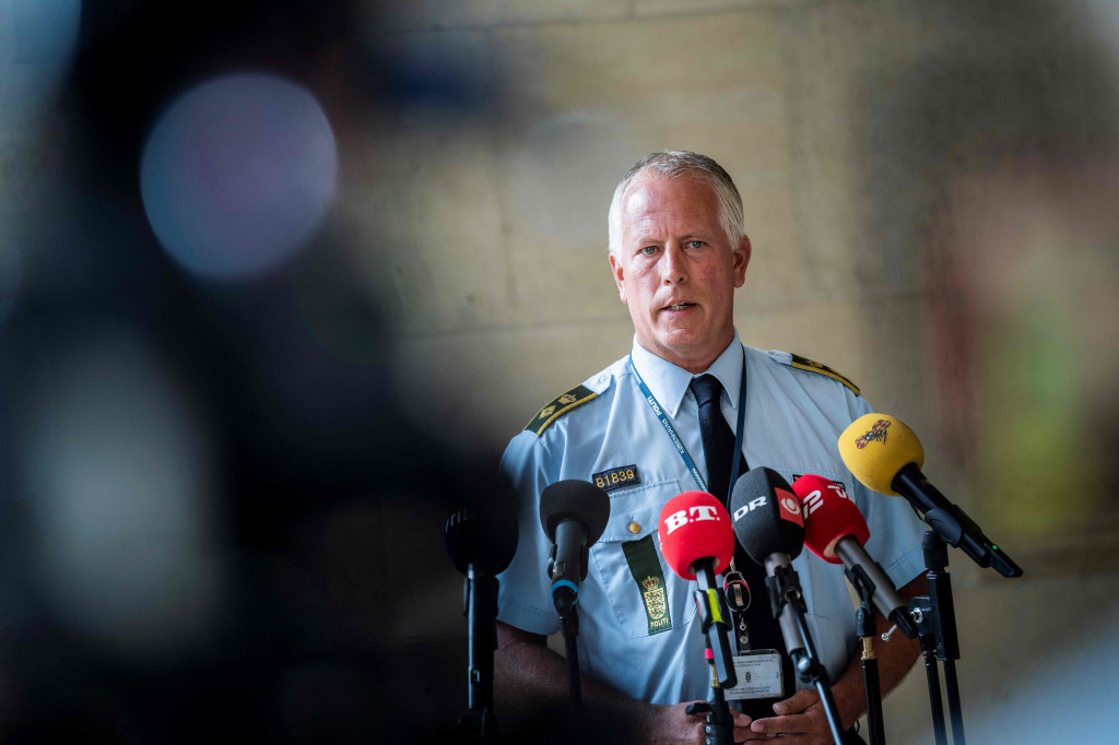 Polisi menyebut satu orang terkait tembakan ditangkap, tetapi enggan memberikan rincian tentang motif penembakan tersebut.