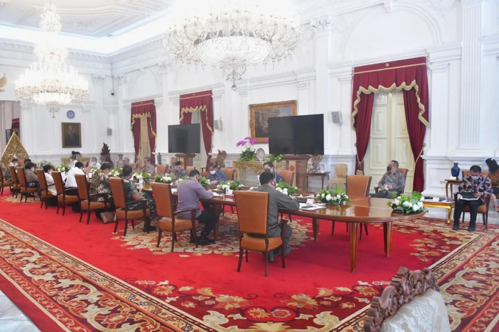 Hal tersebut disampaikan Jokowi saat memberikan pengarahan dalam rapat terbatas terkait evaluasi Pemberlakuan Pembatasan Kegiatan Masyarakat (PPKM) di Istana Merdeka, Kompleks Istana Kepresidenan Jakarta, Senin, 4 Juli 2022.
