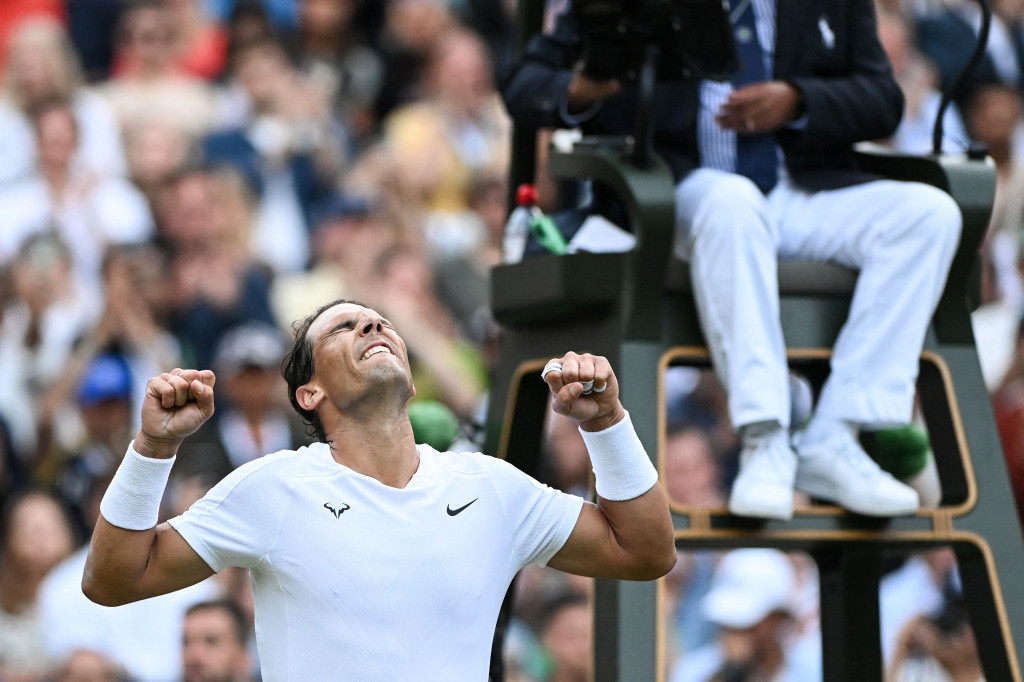 Rafael Nadal menang straight set untuk lolos ke perempatfinal Wimbledon 2022. 
