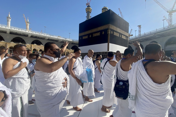 Menag yang baru tiba di Jeddah pada Senin, 4 Juli 2022, dini hari, selanjutnya ke Mekkah untuk melaksanakan umrah wajib atau tawaf qudum. Menag yang akrab disapa Gus Men itu merasakan sendiri bagaimana jamaah tertib dalam melaksanakan tawaf dan sai.