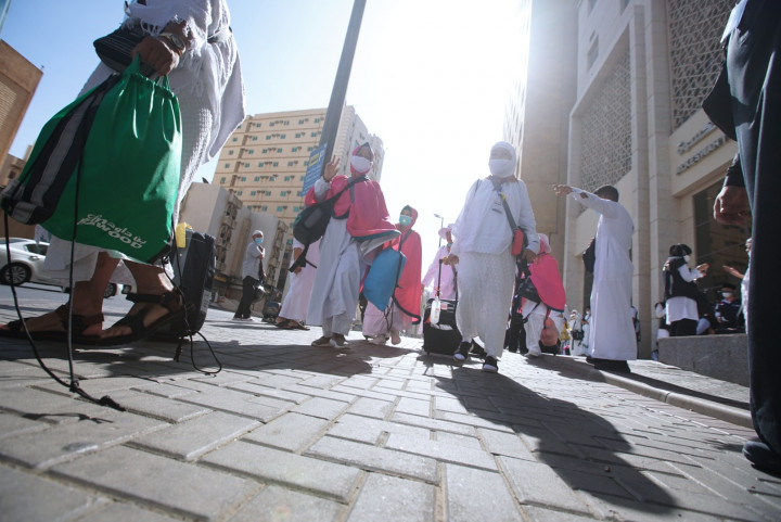 Jemaah Haji Indonesia mulai diberangkatkan sejak pukul 07:00-18:00 waktu arab saudi untuk melaksanakan Wukuf di Padang Arafah yang merupakan puncak haji pada 8 Juli 2022.