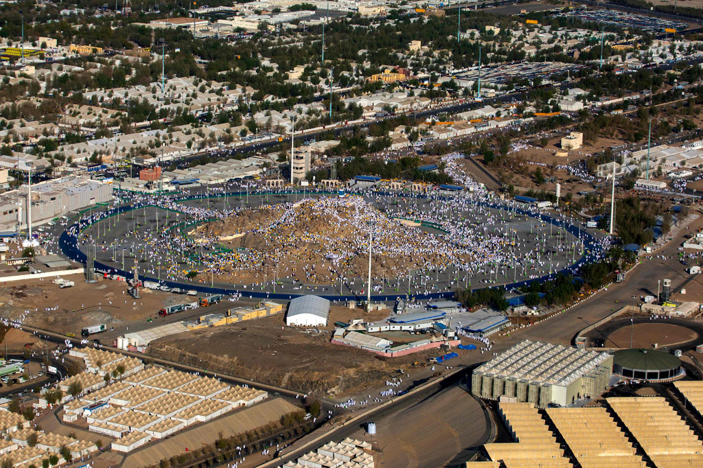 Suasana puncak ibadah haji di Padang Arafah.