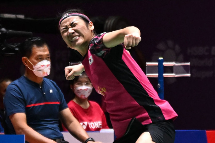 Gregoria Mariska Tunjung harus terhenti di babak semifinal Malaysia Masters 2022 setelah dikalahkan An Se Young dalam rubber game dengan skor 18-21, 21-13, 8-21.