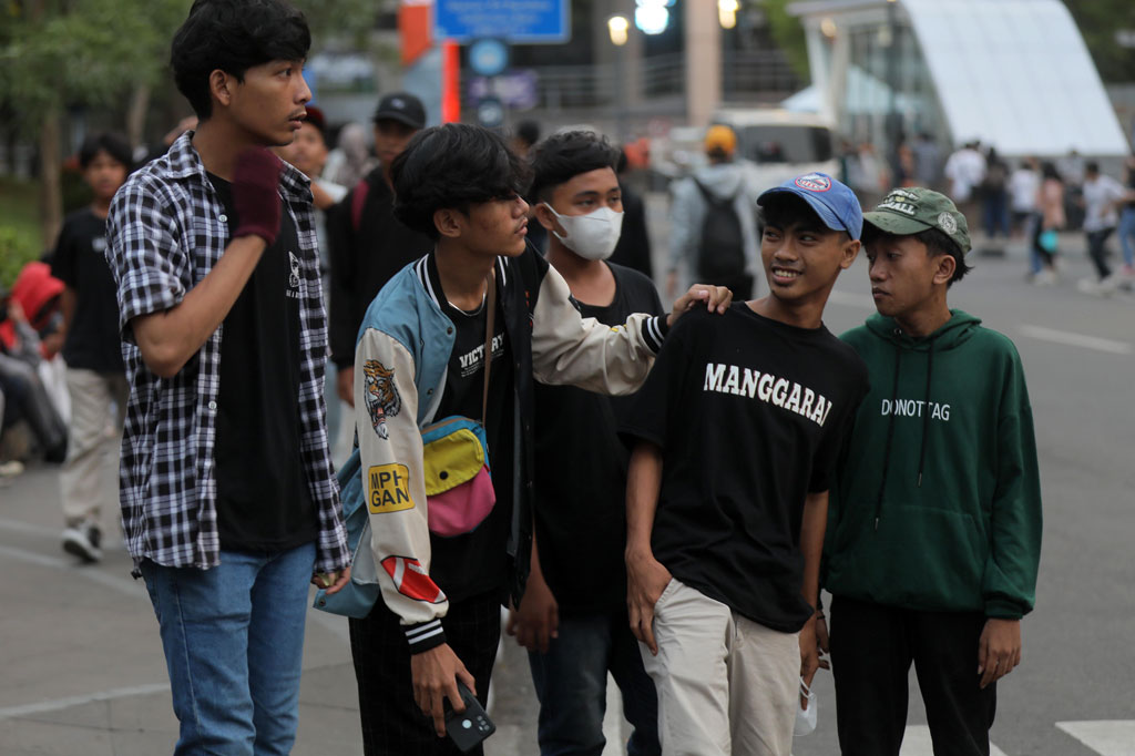 Gubernur DKI Jakarta Anies Baswedan menilai hebohnya fenomena tersebut wujud ruang ketiga yang dapat mempersatukan dan membuat perasaan kesetaraan bagi siapapun. Siapapun dapat menikmati keindahan Jakarta saat ini dengan caranya masing-masing.