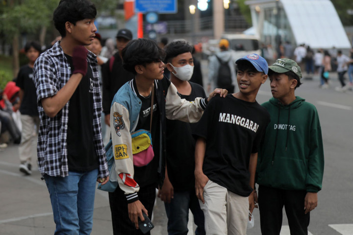 Gubernur DKI Jakarta Anies Baswedan menilai hebohnya fenomena tersebut wujud ruang ketiga yang dapat mempersatukan dan membuat perasaan kesetaraan bagi siapapun. Siapapun dapat menikmati keindahan Jakarta saat ini dengan caranya masing-masing.