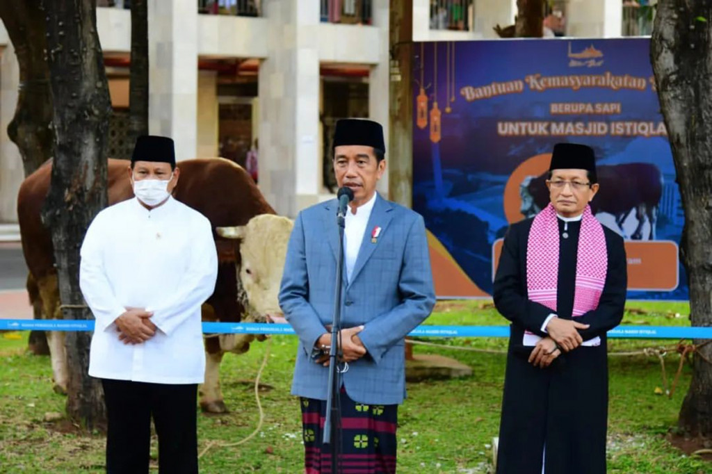 Diketahui, sapi kurban Jokowi itu berasal dari peternakan daerah setempat. Peternakan tersebut juga telah ditetapkan kepala daerah masing-masing. 