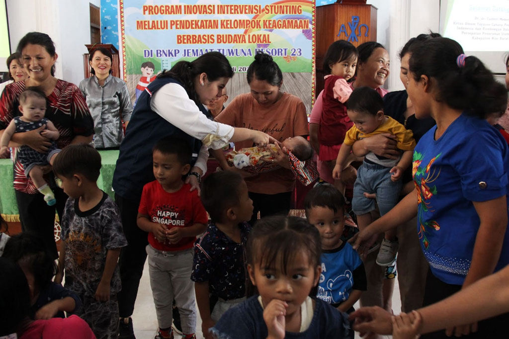 Salah satunya dilakukan oleh relawan yang tergabung dari Yayasan Cahaya Peduli Semesta Indonesia (YCPSI).