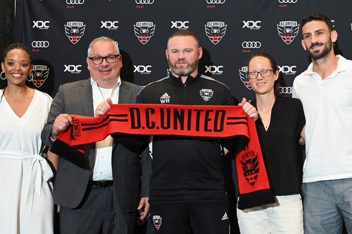 Mantan bintang timnas Inggris dan Manchester United Wayne Rooney, Selasa, 12 Juli 2022 waktu setempat, ditunjuk sebagai pelatih kepala baru DC United. Dia ditugaskan untuk menghidupkan kembali tim Major League Soccer yang hampir mati tersebut.