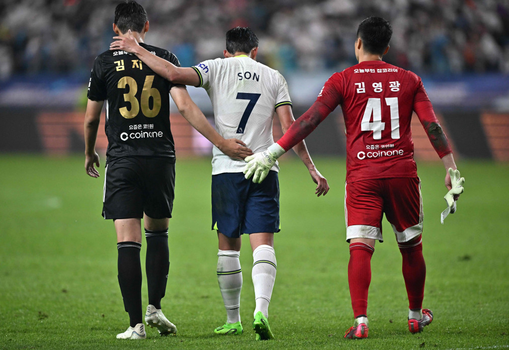 Sementara gol Team K League diciptakan oleh Cho Gue-sun menit ke 45+2, Lars Veldwijk menit 52 dan Jun Amano menit 71.