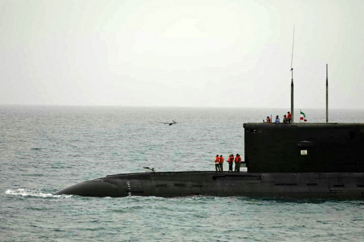 Angkatan Laut Iran pada hari Jumat, 15 Juli 2022, meluncurkan divisi pertama kapal dan kapal selam yang mampu membawa drone bersenjata. Peluncuran tersebut bertepatan saat Presiden AS Joe Biden melakukan perjalanan ke Timur Tengah.