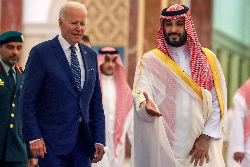  Presiden Amerika Serikat, Joe Biden pada Jumat, 15 Juli 2022, mengatakan dirinya memberi tahu Pangeran Muhammad bin Salman bahwa putra mahkota kerajaan Arab Saudi itu dianggap bertanggung jawab atas pembunuhan jurnalis Washington Post, Jamal Khashoggi.