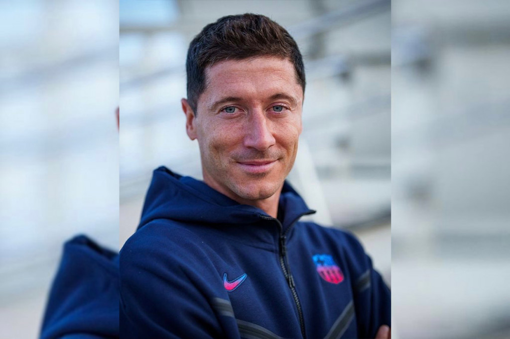 Kepastian Lewandowski ke Barcelona terungkap lewat pengumuman resmi klub raksasa Spanyol itu di media sosial.