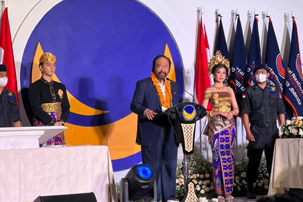 Ketua Umum Partai NasDem Surya Paloh menyampaikan sambutan saat meresmikan Kantor DPW Partai NasDem Bali yang terletak di pusat Kota Denpasar, Jl Cok Agung Tresna Renon Denpasar, Bali, Minggu, 17 Juli 2022.