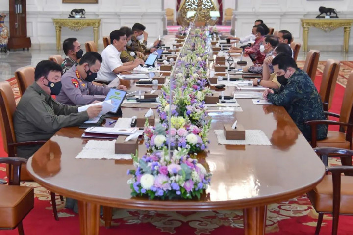 Hal itu berdasarkan hasil evaluasi PPKM dalam rapat terbatas bersama Presiden Joko Widodo (Jokowi), Senin, 18 Juli 2022.