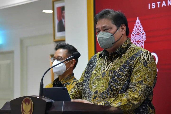 Airlangga mengungkapkan, kasus Covid-19 di luar Jawa-Bali masih relatif rendah dan landai. Kasus aktif hanya terdapat di beberapa provinsi yakni Sumatera Utara, Sumatera Selatan, Sulawesi Selatan, Kalimatan Selatan, Kalimantan Timur, dan Kalimantan Tengah.