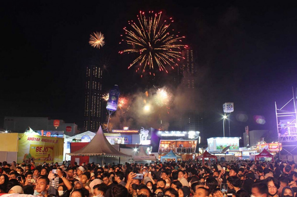 Jakarta Fair Kemayoran (JFK) 2022 telah berakhir setelah dilaksanakannya berbagai rangakaian upacara penutupan atau closing ceremony pada Minggu, 17 Juli 2022, malam.