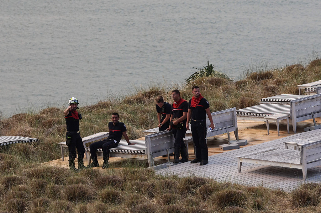 Saint-Brieuc di pantai Channel mencapai 39,5 derajat celcius dibandingkan dengan rekor sebelumnya 38,1 derajat celcius. Nantes barat mencatat suhu 42 derajat celcius, mengalahkan rekor sebelumnya yakni 40,3 derajat celcius pada 1949.