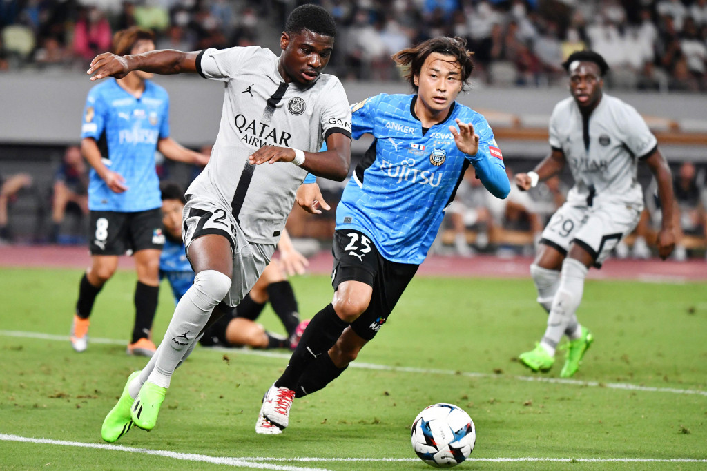 Sementara Kawasaki Frontale memperkecil ketertinggalan dengan gol dari Kazuya Yamamura.