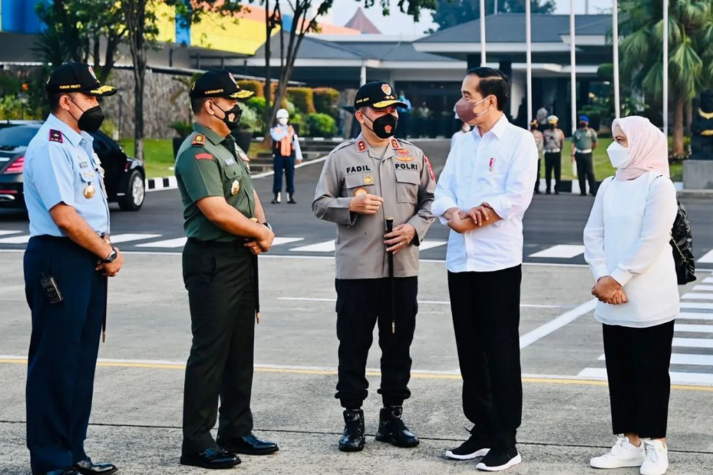 Presiden Joko Widodo didampingi Ibu Negara Iriana Joko Widodo bertolak ke Provinsi Nusa Tenggara Timur (NTT) untuk melakukan kunjungan kerja pada Kamis, 21 Juli 2022. 