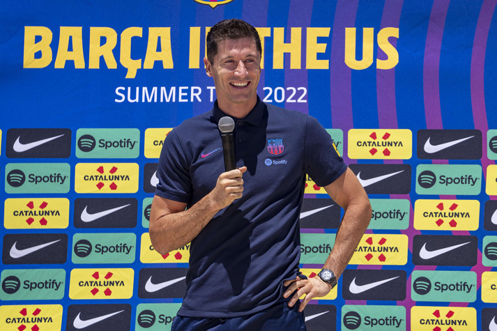 Dia tampak semringah dan percaya diri bakal cocok dengan gaya permainan Blaugrana.